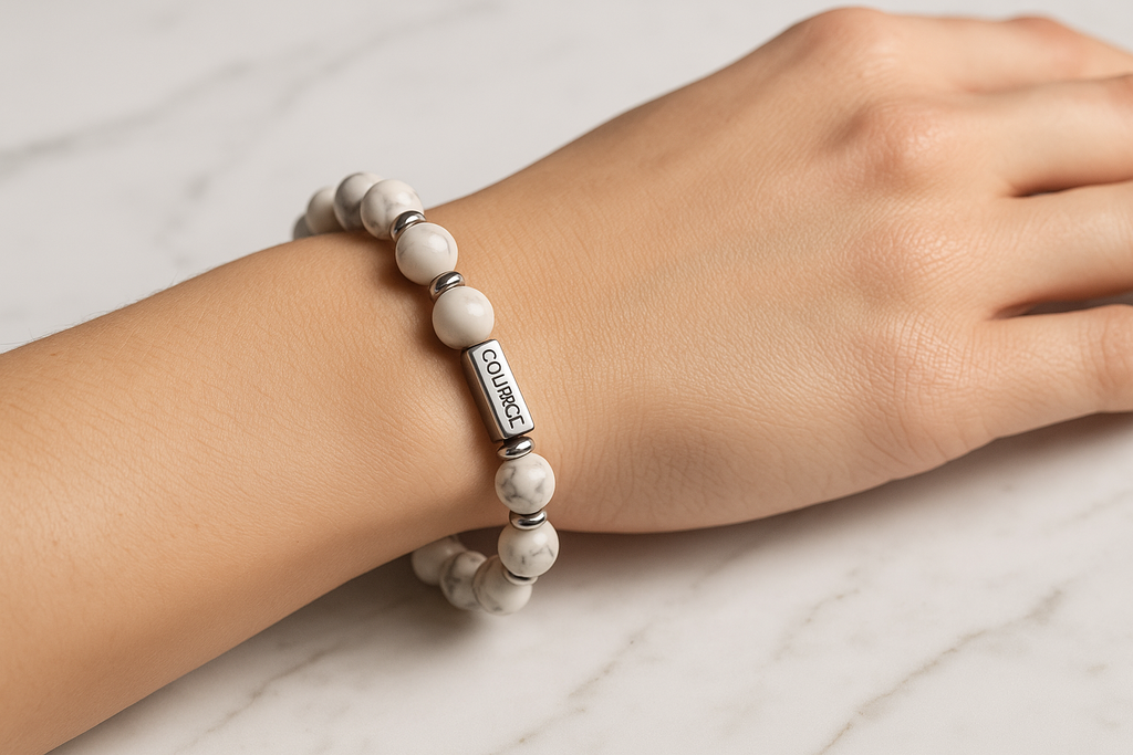 Bracelet en Howlite naturelle – Force, Courage & Énergie